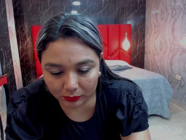 LatinaHoleQueen-1 live cam on BongaCams