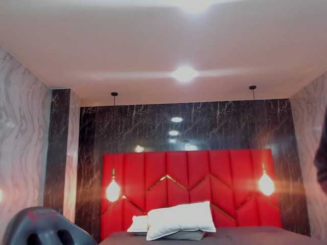 LatinaHoleQueen-1 live cam on BongaCams