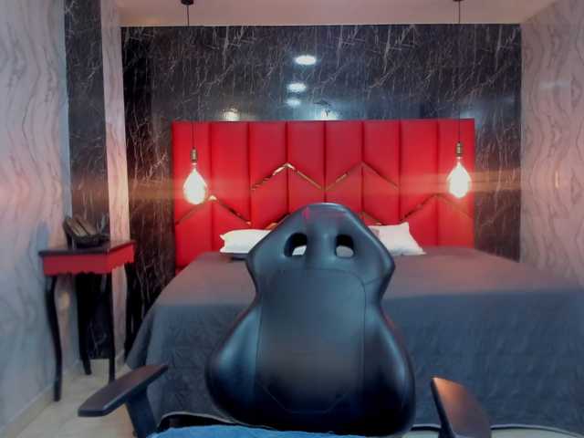 LatinaHoleQueen-1 live cam on BongaCams