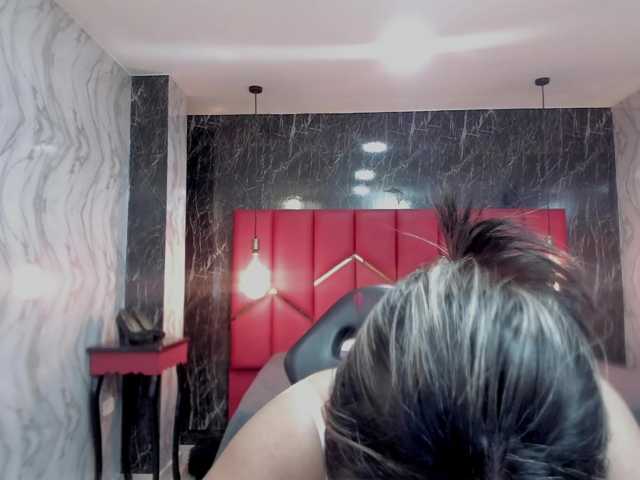 LatinaHoleQueen-1