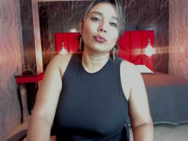 LatinaHoleQueen-1