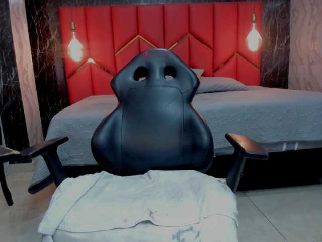 LatinaHoleQueen-1 live cam on BongaCams