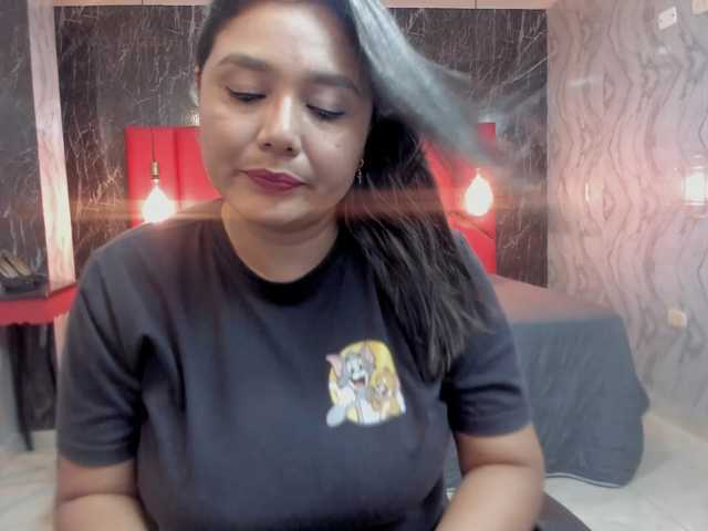 LatinaHoleQueen-1