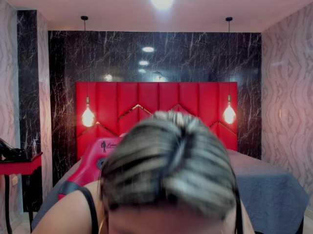 LatinaHoleQueen-1