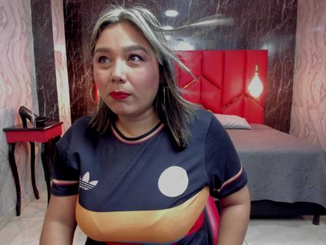 LatinaHoleQueen-1