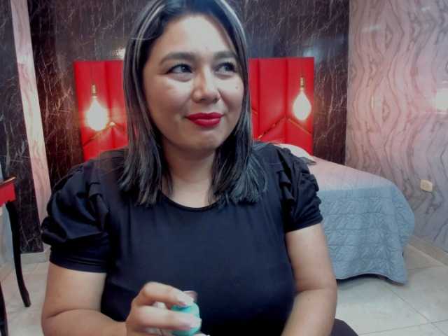 LatinaHoleQueen-1 live cam on BongaCams