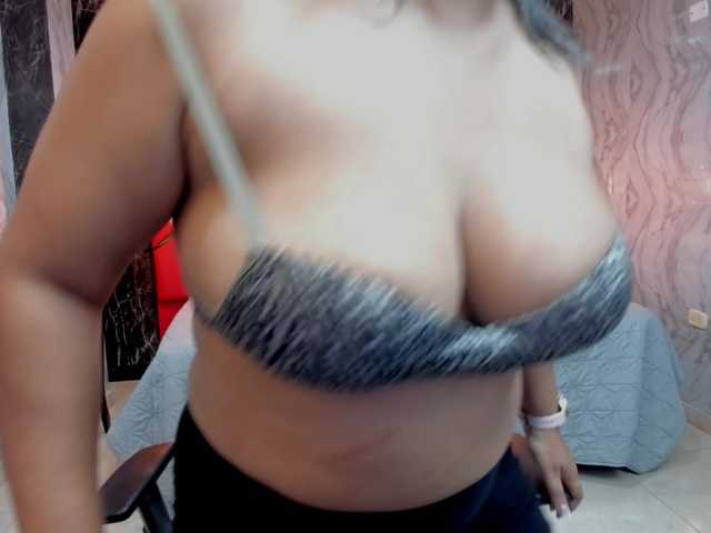 LatinaHoleQueen-1 live cam on BongaCams