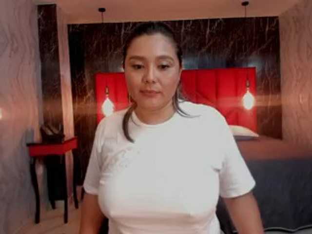 LatinaHoleQueen-1