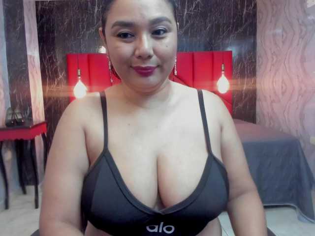 LatinaHoleQueen-1