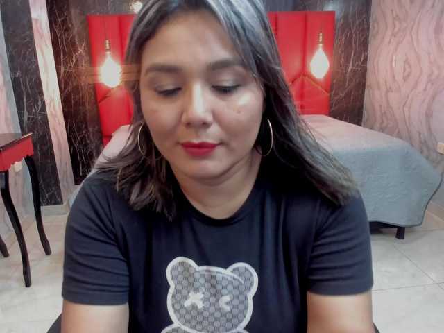 LatinaHoleQueen-1 live cam on BongaCams