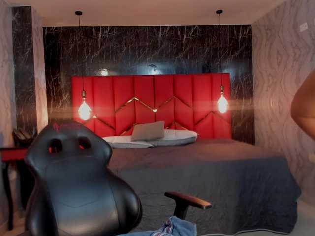 LatinaHoleQueen-1 live cam on BongaCams