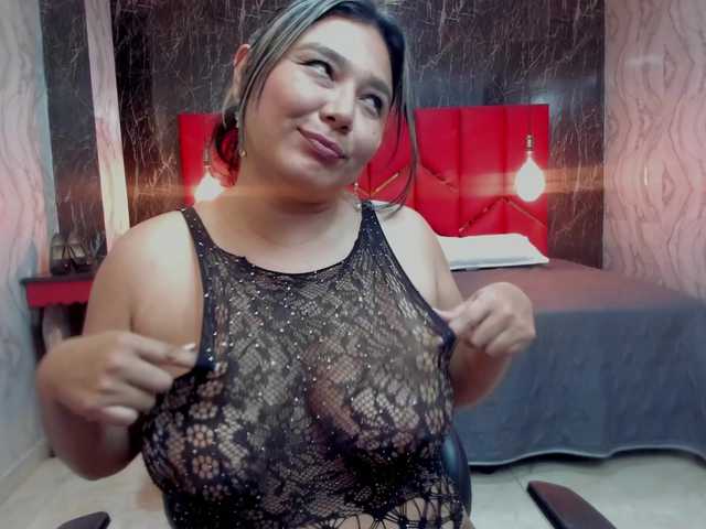 LatinaHoleQueen-1 live cam preview