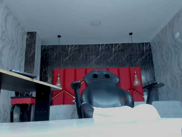 LatinaHoleQueen-1