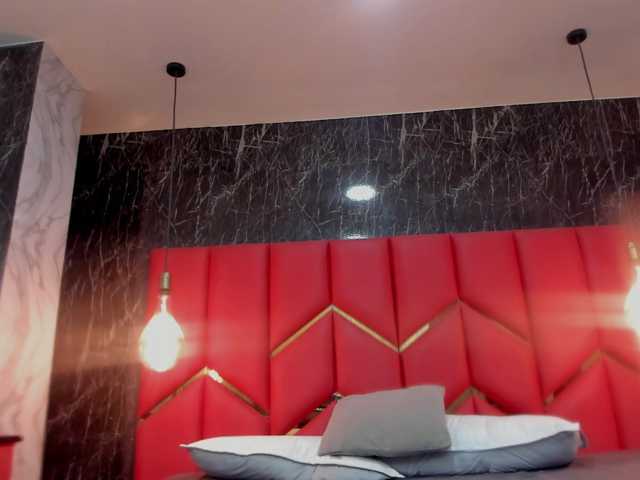 LatinaHoleQueen-1, en directo ahora en BongaCams