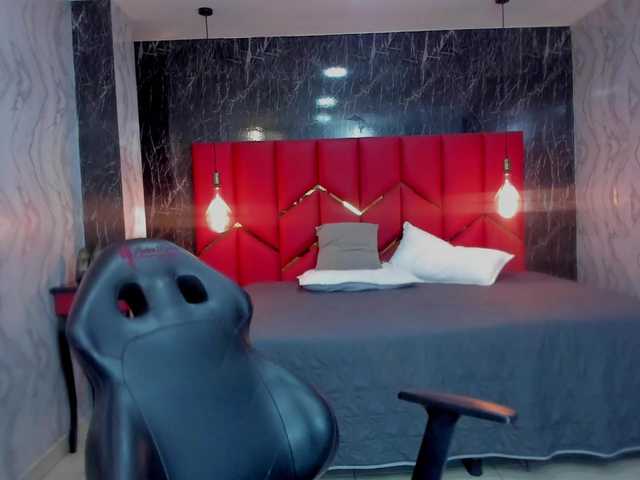 LatinaHoleQueen-1