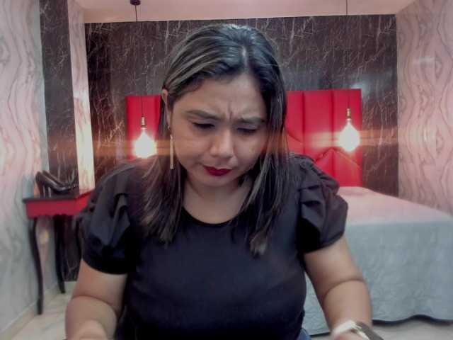 LatinaHoleQueen-1 live cam on BongaCams