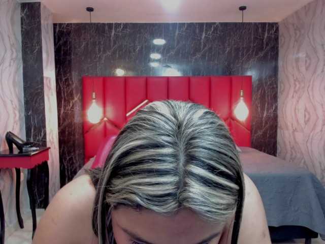 LatinaHoleQueen-1