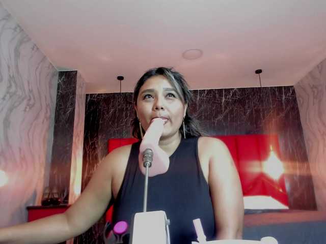LatinaHoleQueen-1