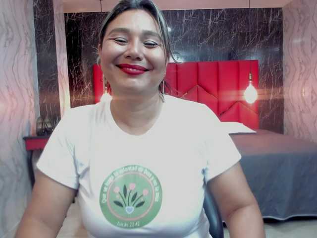 LatinaHoleQueen-1