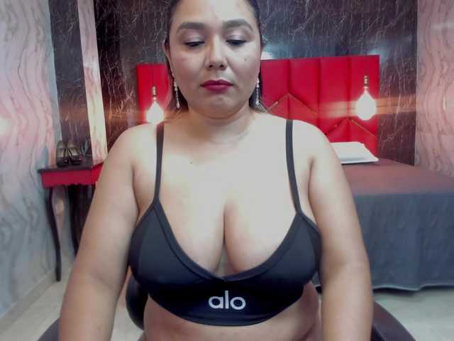 LatinaHoleQueen-1