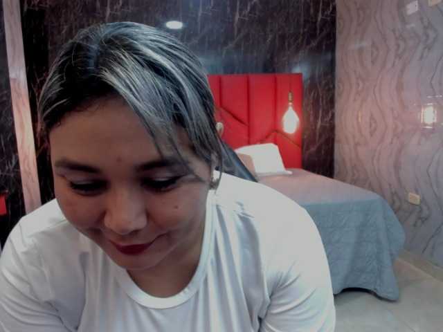 LatinaHoleQueen-1