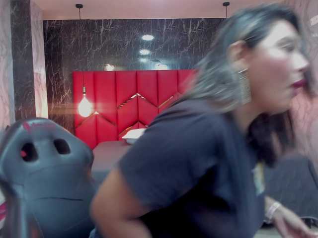LatinaHoleQueen-1