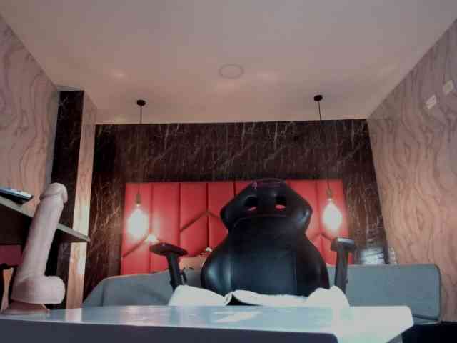 LatinaHoleQueen-1 webcam