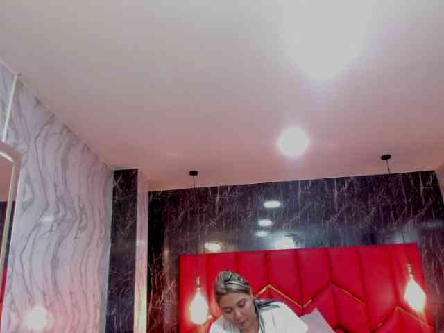 LatinaHoleQueen-1 webcam