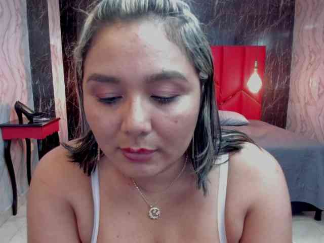 LatinaHoleQueen-1