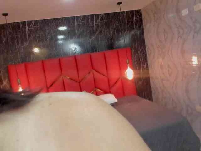 LatinaHoleQueen-1