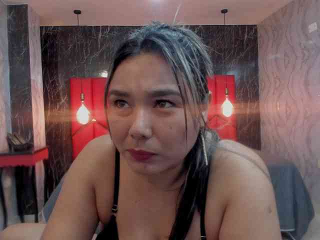 LatinaHoleQueen-1 webcam