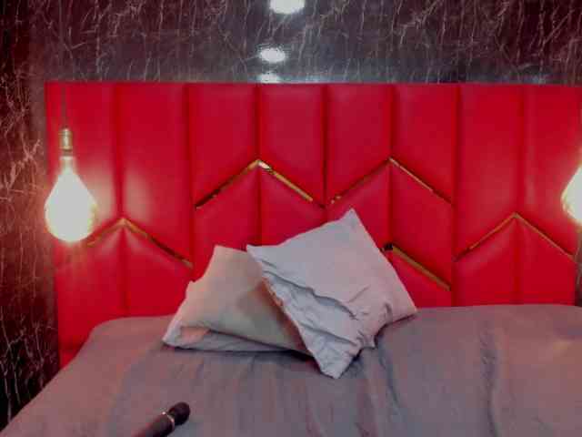 LatinaHoleQueen-1 webcam