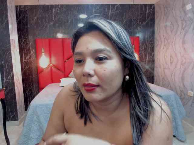 LatinaHoleQueen-... Live Webcam on BongaCams