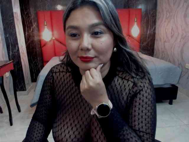 LatinaHoleQueen-1 webcam
