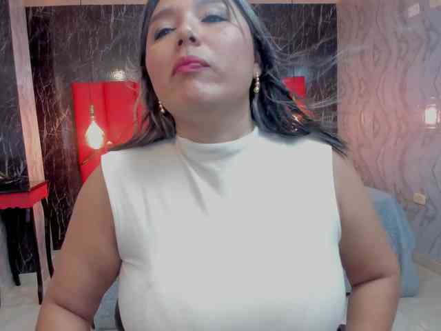 LatinaHoleQueen-1 webcam