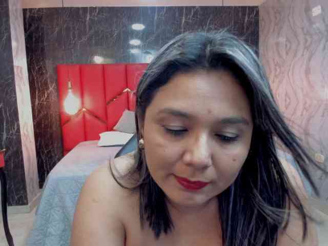 LatinaHoleQueen-1 webcam