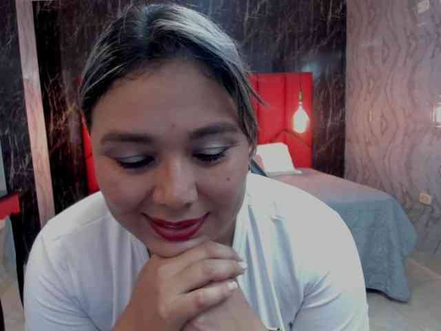 LatinaHoleQueen-1 - Girl 
