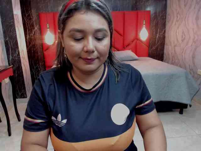 LatinaHoleQueen-1 webcam