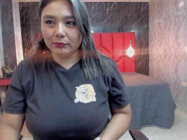 LatinaHoleQueen-1 - Girl 