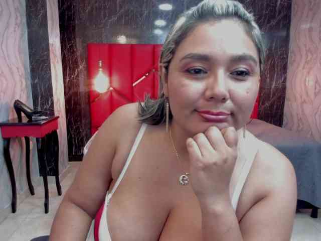 LatinaHoleQueen-1 webcam