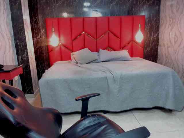 LatinaHoleQueen-1 webcam