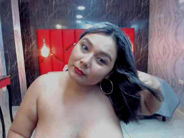 LatinaHoleQueen-1 webcam