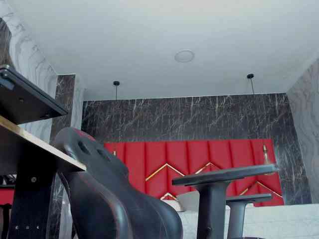 LatinaHoleQueen-1 webcam
