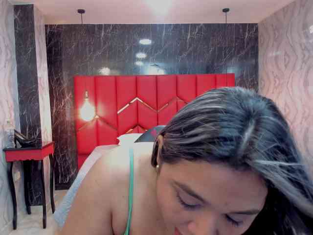 LatinaHoleQueen-1 webcam