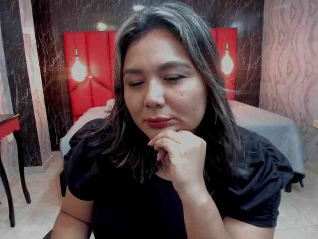 LatinaHoleQueen-1 webcam