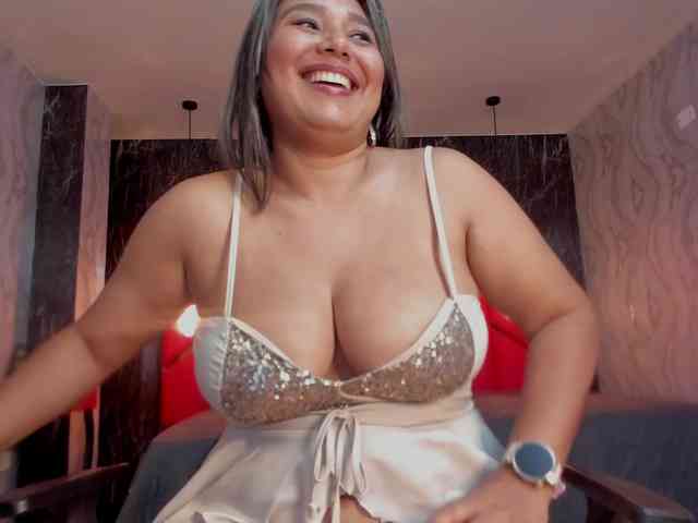 LatinaHoleQueen-1 webcam