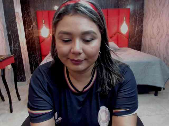 LatinaHoleQueen-1 LatinaHoleQueen-1