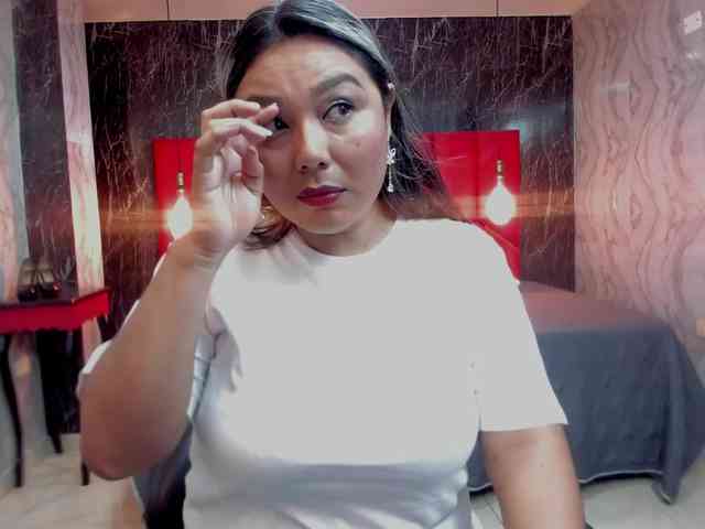 LatinaHoleQueen-1 webcam