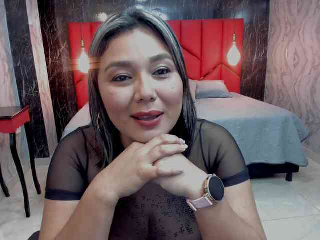 LatinaHoleQueen-1 webcam
