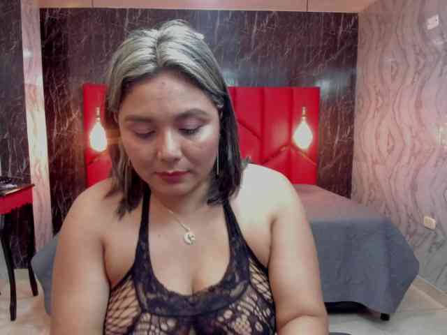 LatinaHoleQueen-1 webcam